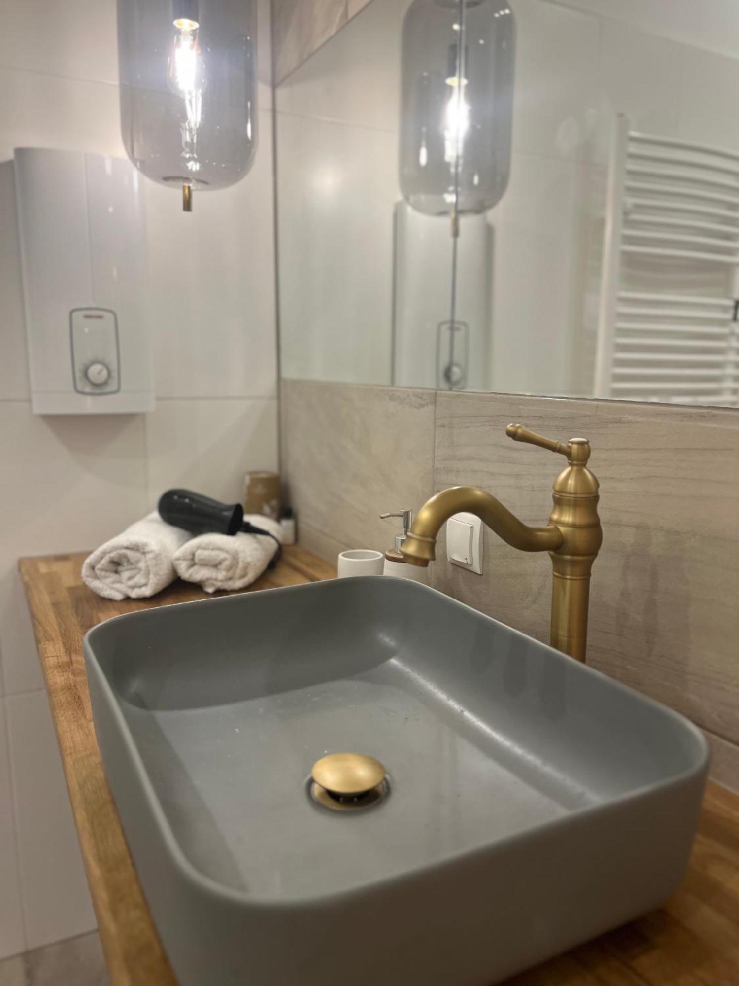Die "Boho Suite" Im Herzen Von Hartberg I Parking Exterior foto